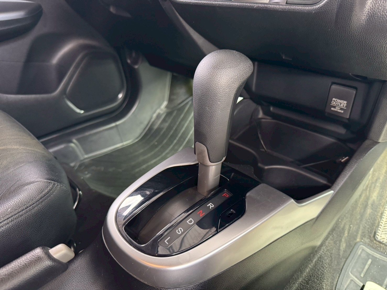 Honda jazz ตัวS สีขาว Y2020 ไมล์ 82,xxx KM