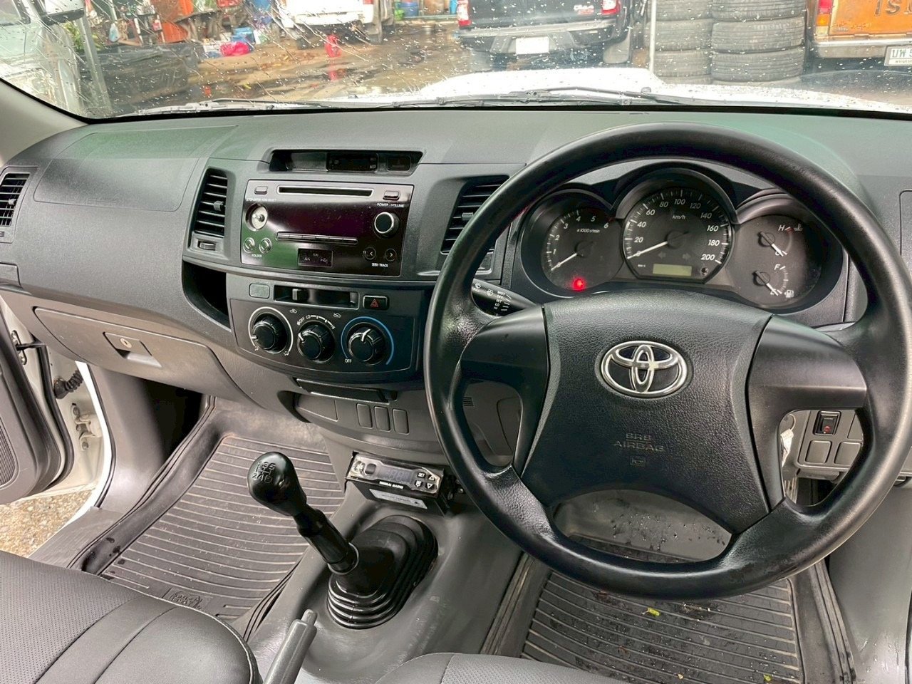 2014 Toyota Vigo 2.5 ตู้เย็น เบทาโกร ขาย 177,000 สอบถาม 0853375537