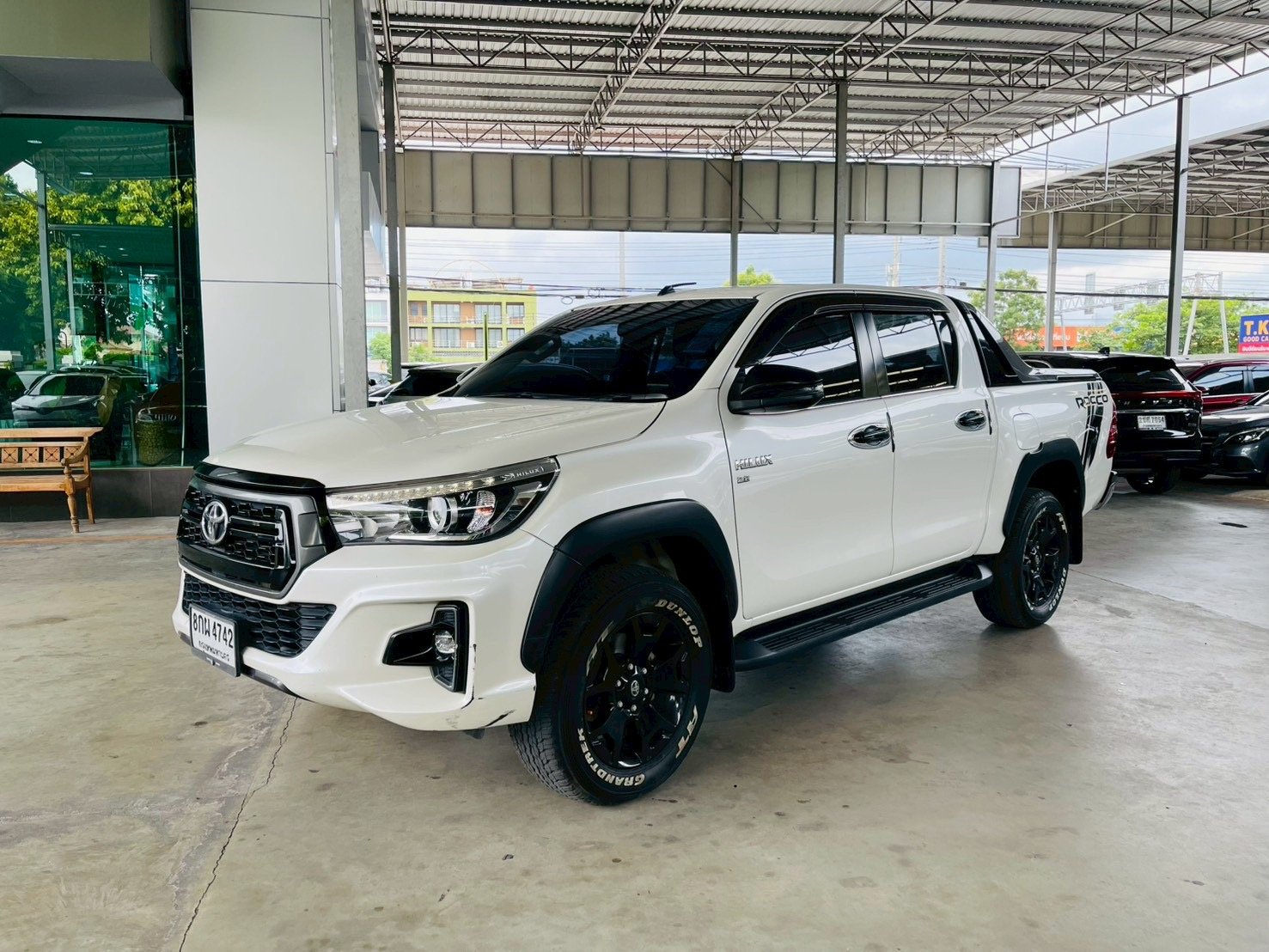 #Toyota TOYOTA REVO 2.8 Prerunner G Rocco Auto 4WD ปี 19สีขาวมุก ดูรถได้ที่ตลิ่งชันกรุงเทพฯ มือเเรกอ