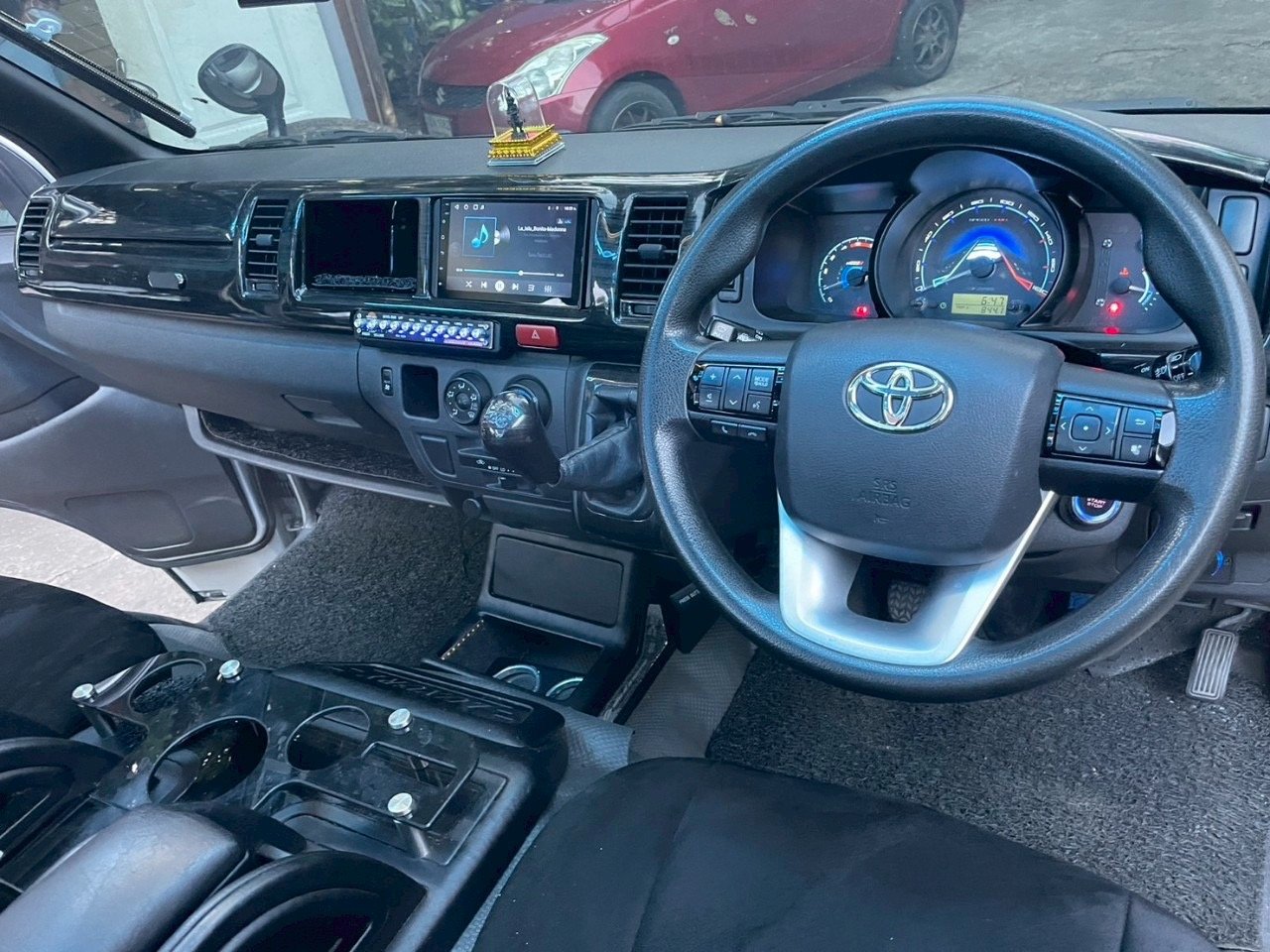 2012 Toyota commuter 2.5 mt ป้ายฟ้าแท้ ประตูดูด แอร์ไมรบัส ราคา 477,000.- อุปกรณ์รครบ วิ่ง 280,xxxkm 2012 Toyota commuter 2.5 mt ป้ายฟ้าแท้ ประตูดูด แอร์ไมรบัส ราคา 477,000.- อุปกรณ์รครบ วิ่ง 280,xxxkm