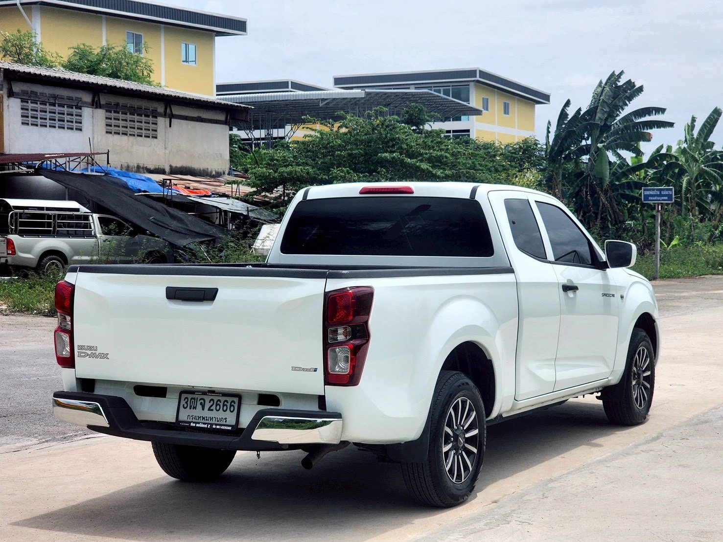 2020. Cab ออโต้  Isuzu สีขาว