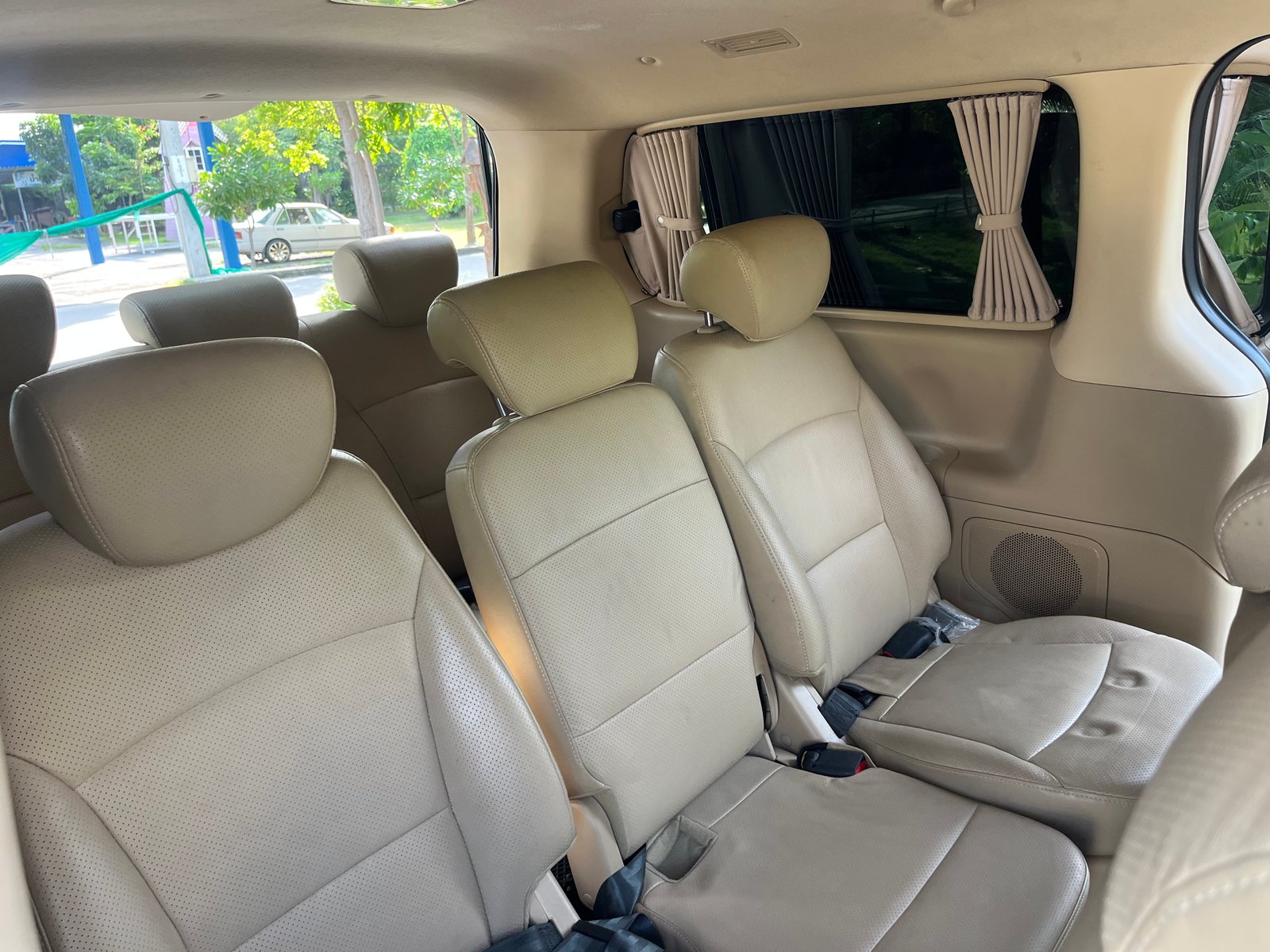 2019 Hyundai h1 2.5 elite ประตูไฟฟ้า ซ้าย ม่านบังแดด จอกลาง แอนดอย สีดำ แอร์ราว ขาย 775,000.- เอกสาร 2019 Hyundai h1 2.5 elite ประตูไฟฟ้า ซ้าย ม่านบังแดด จอกลาง แอนดอย สีดำ แอร์ราว ขาย 775,000.- เอกสาร
