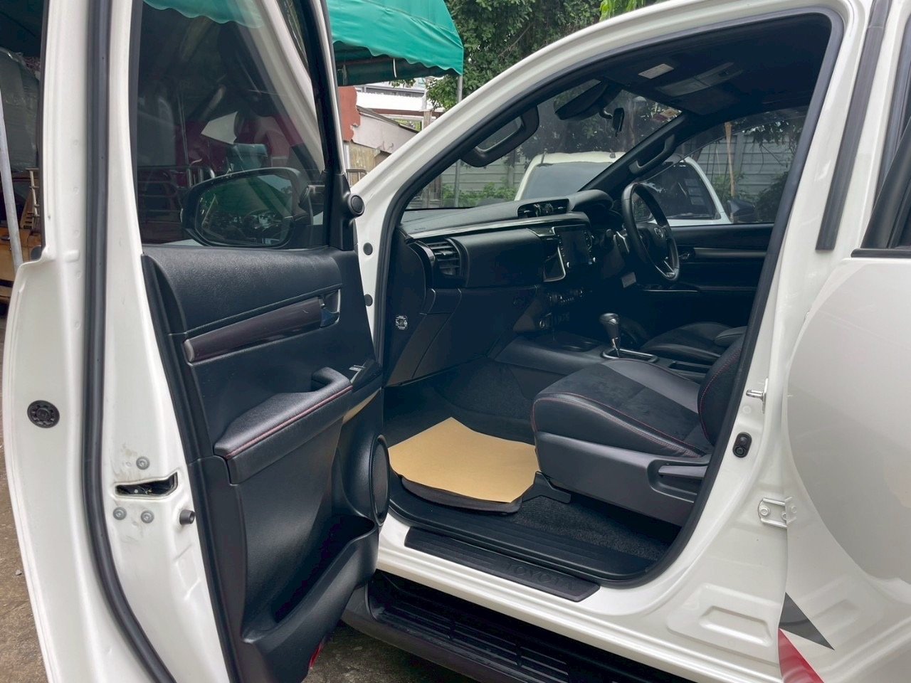 2022 Toyota revo 2.8 GR 4x4 ออโต้ 4ประตู มือเดียว ขาย 958000 รถสวยเดิม จอดมีนบุรี กทม สอบถาม 085 337