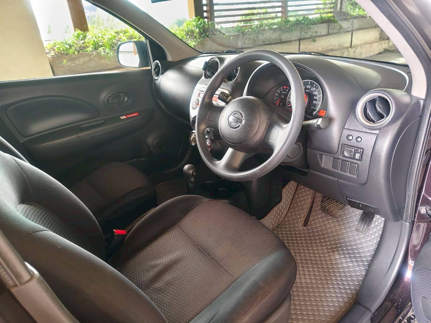 2013 Nissan march 1.2 EL ปี 2013