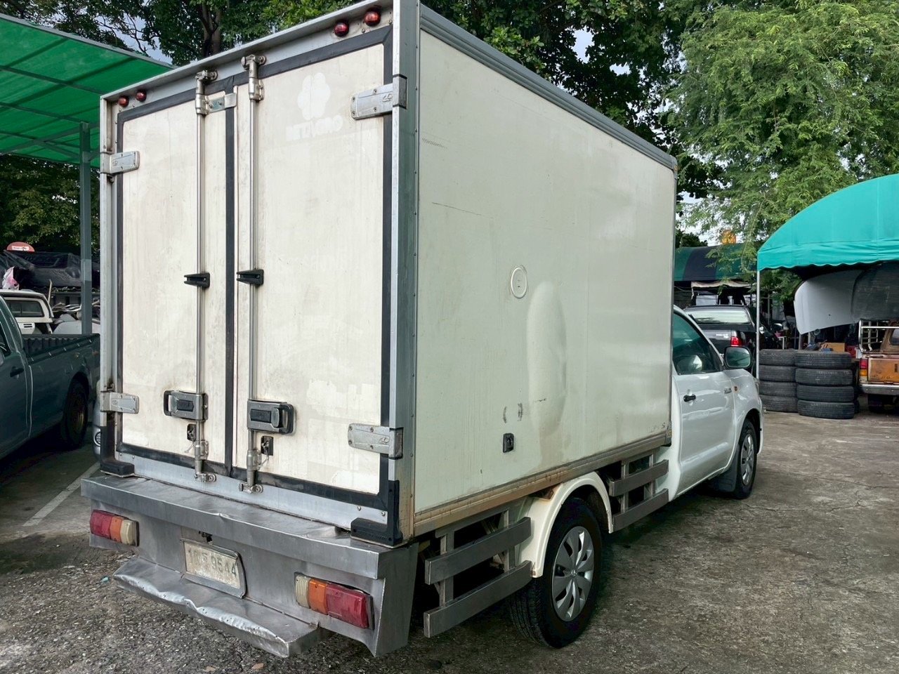 2014 Toyota Vigo 2.5 ตู้เย็น เบทาโกร ขาย 177,000 สอบถาม 0853375537