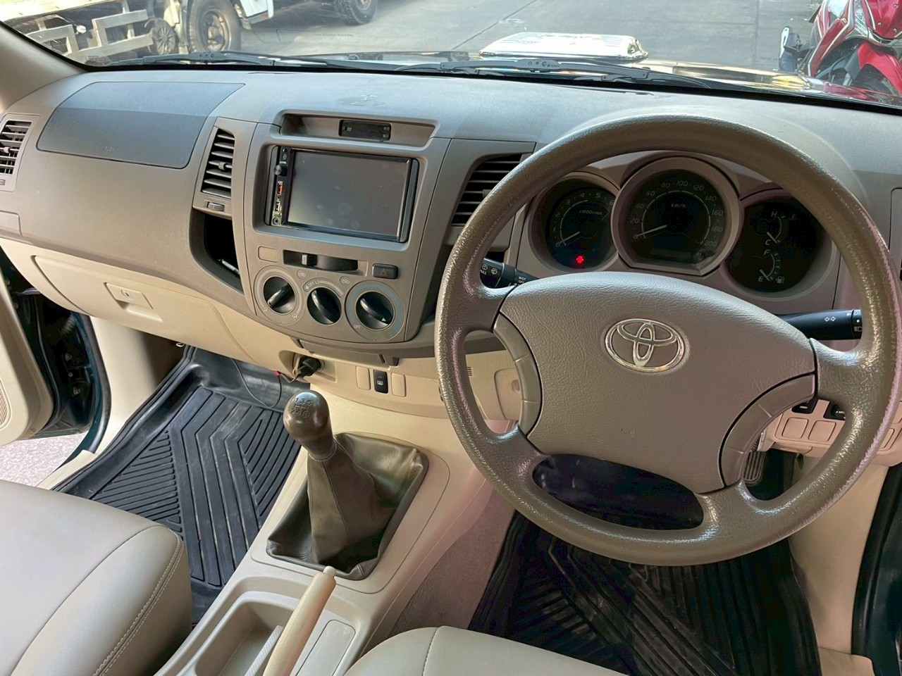 2005 Toyota Vigo 3.0 mt สีเขียว เล่มทะเบียนพร้อม ขาย 125000 2005 Toyota Vigo 3.0 mt สีเขียว เล่มทะเบียนพร้อม ขาย 125000
