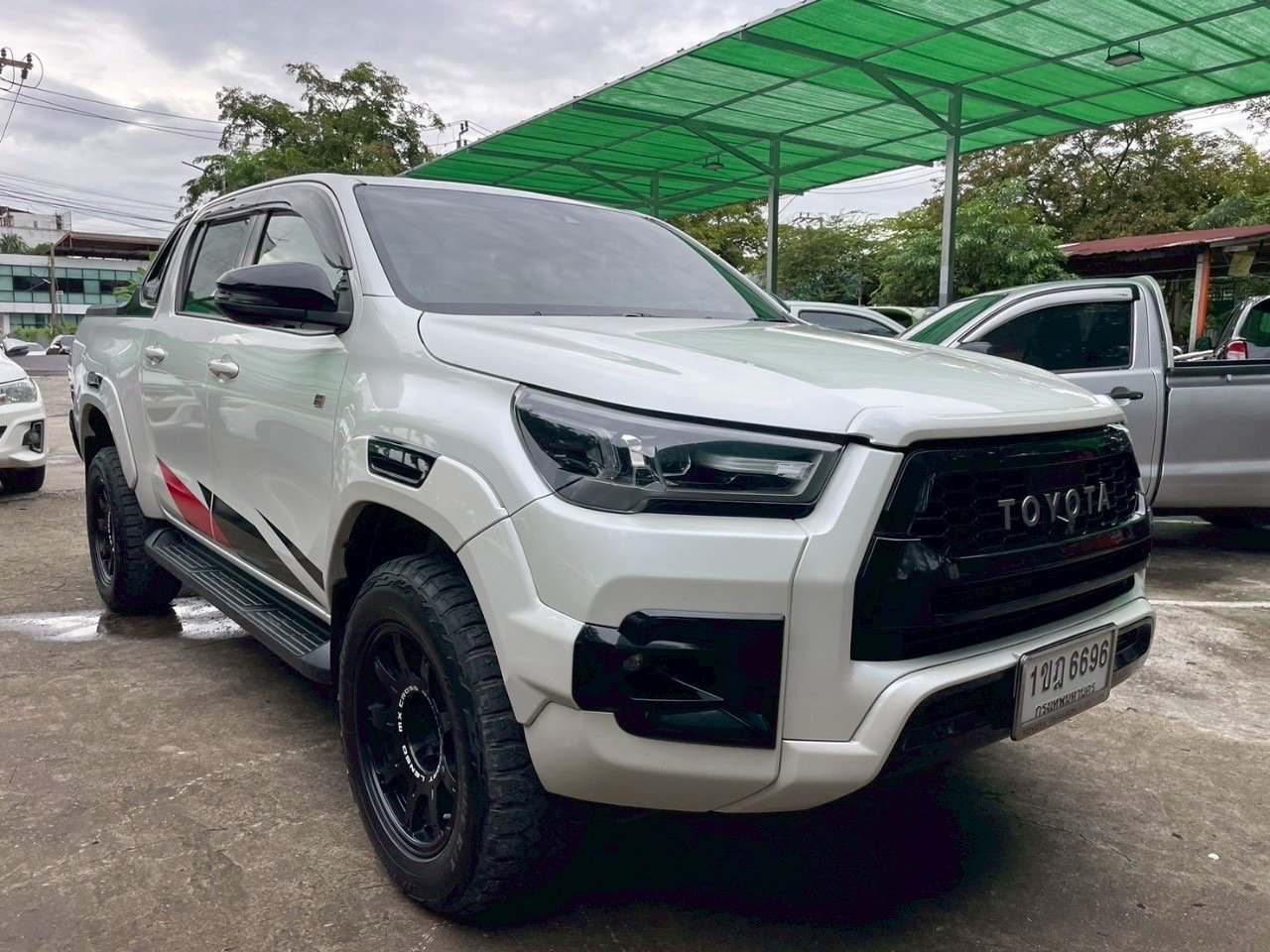 2022 Toyota revo 2.8 GR 4x4 ออโต้ 4ประตู มือเดียว ขาย 958000 รถสวยเดิม จอดมีนบุรี กทม สอบถาม 085 337