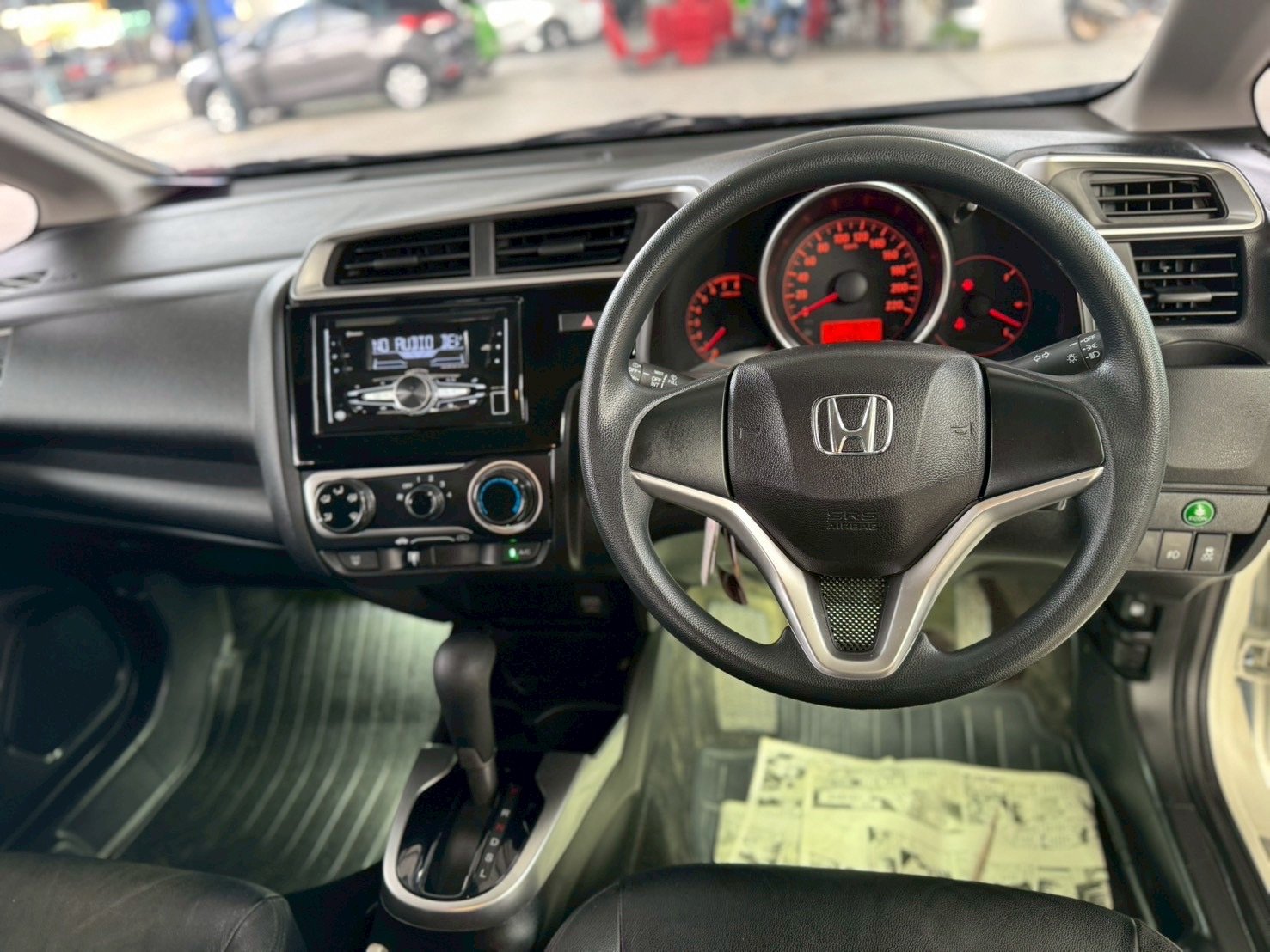 Honda jazz ตัวS สีขาว Y2020 ไมล์ 82,xxx KM