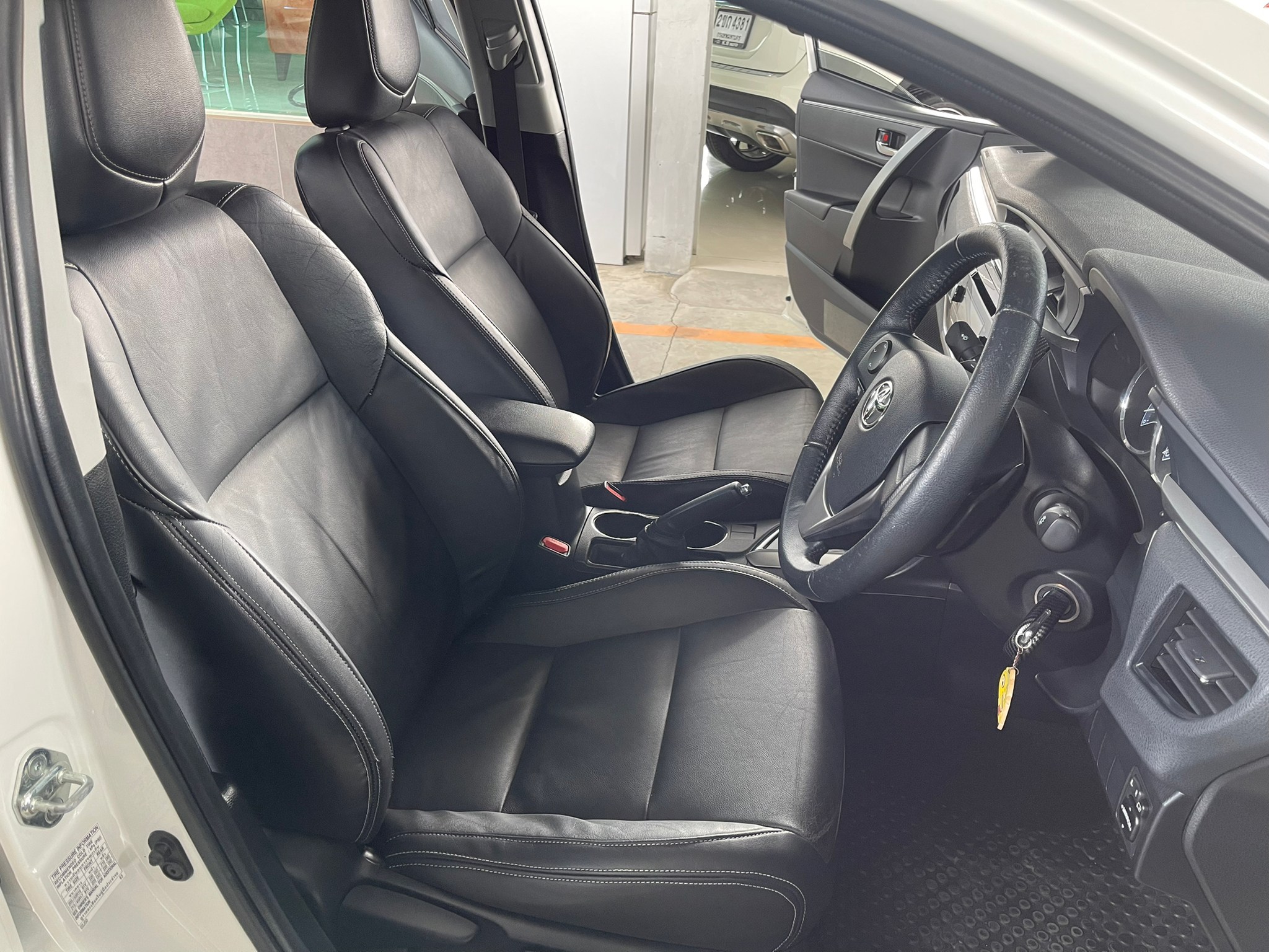 TOYOTA ALTIS 1.8 E Sport AUTO รถปี 2015 TOYOTA ALTIS 1.8 E Sport AUTO รถปี 2015