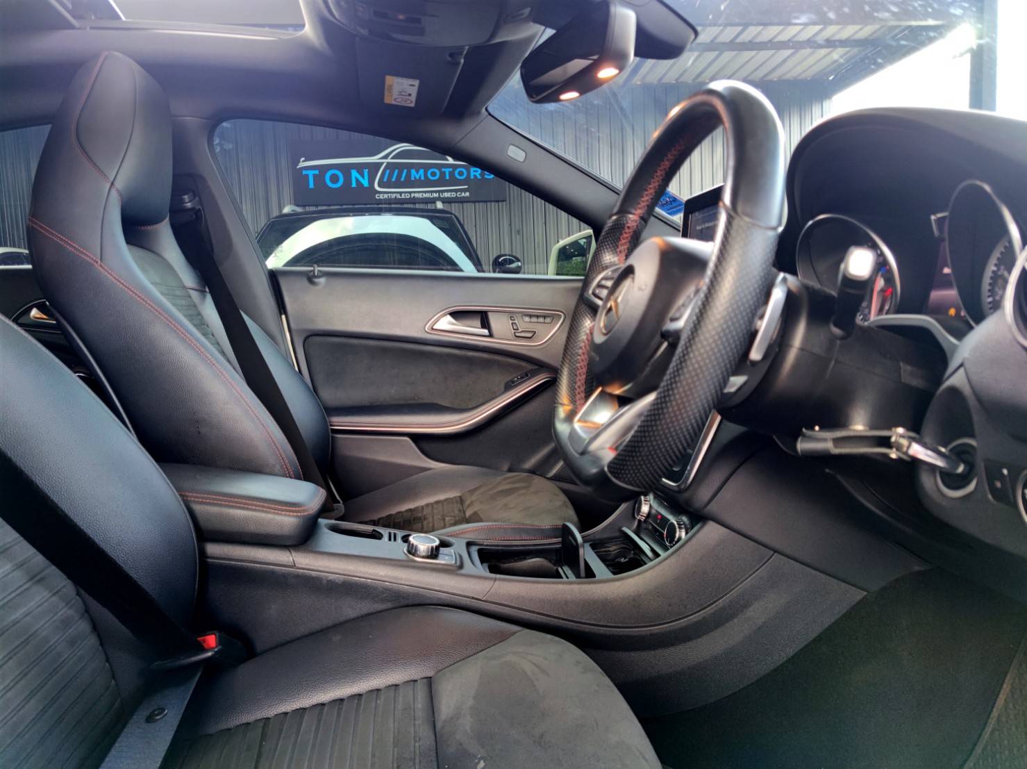 Mercedes Benz CLA 250 AMG Dynamic 2015 Mercedes Benz CLA 250 AMG Dynamic 2015