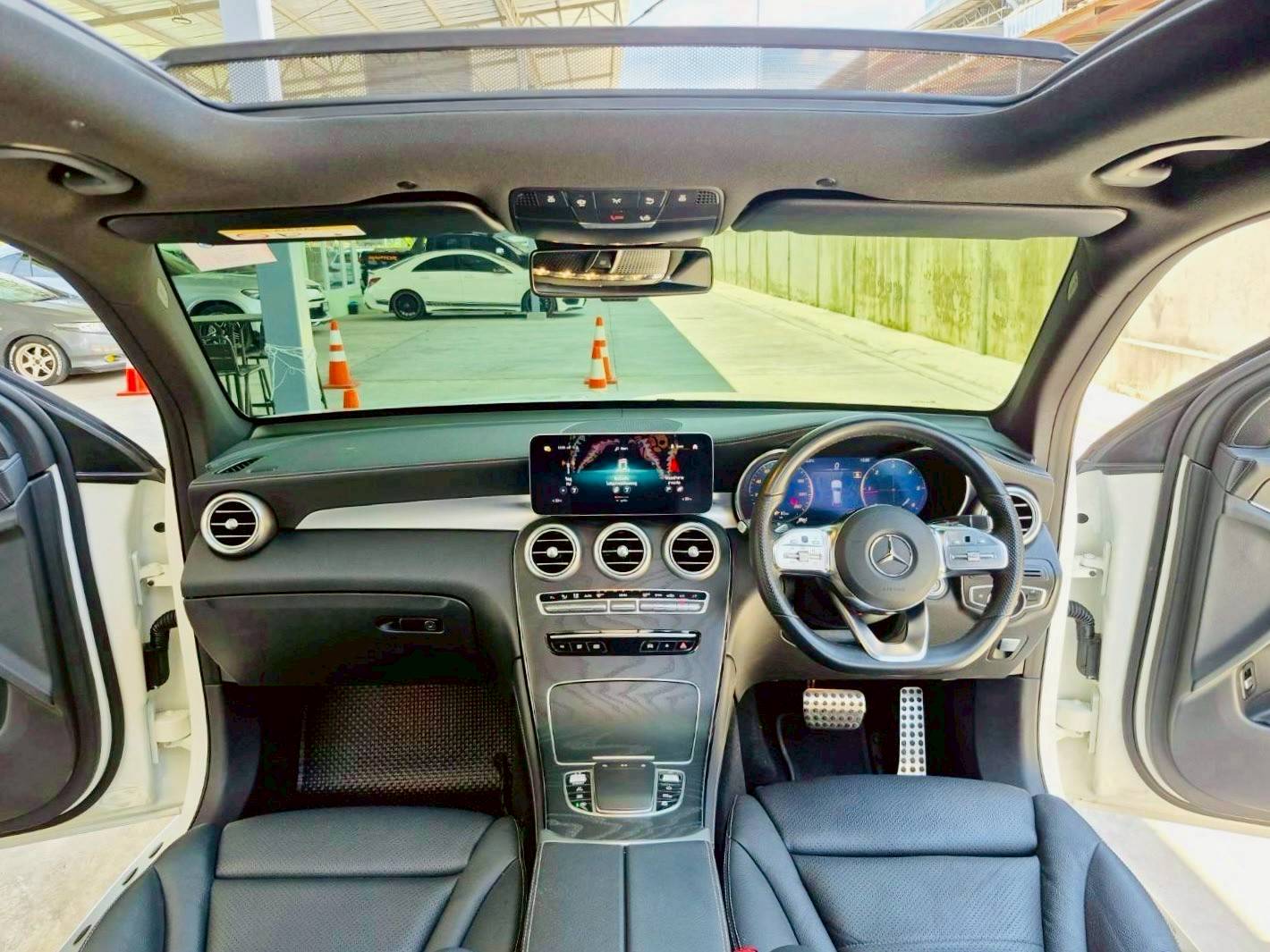 Mercedes-Benz GLC 220d AMG Dynamic Facelift W253 ปี 2021 Mercedes-Benz GLC 220d AMG Dynamic Facelift W253 ปี 2021