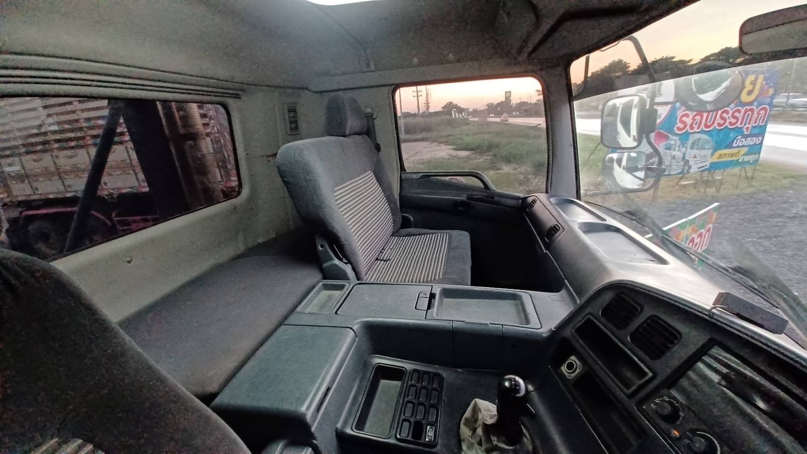 ขายรถสิบล้อหัวลาก Fuso ปี 55 เครื่อง 380 แรง มีระบบ PTO ขายรถสิบล้อหัวลาก Fuso ปี 55 เครื่อง 380 แรง มีระบบ PTO
