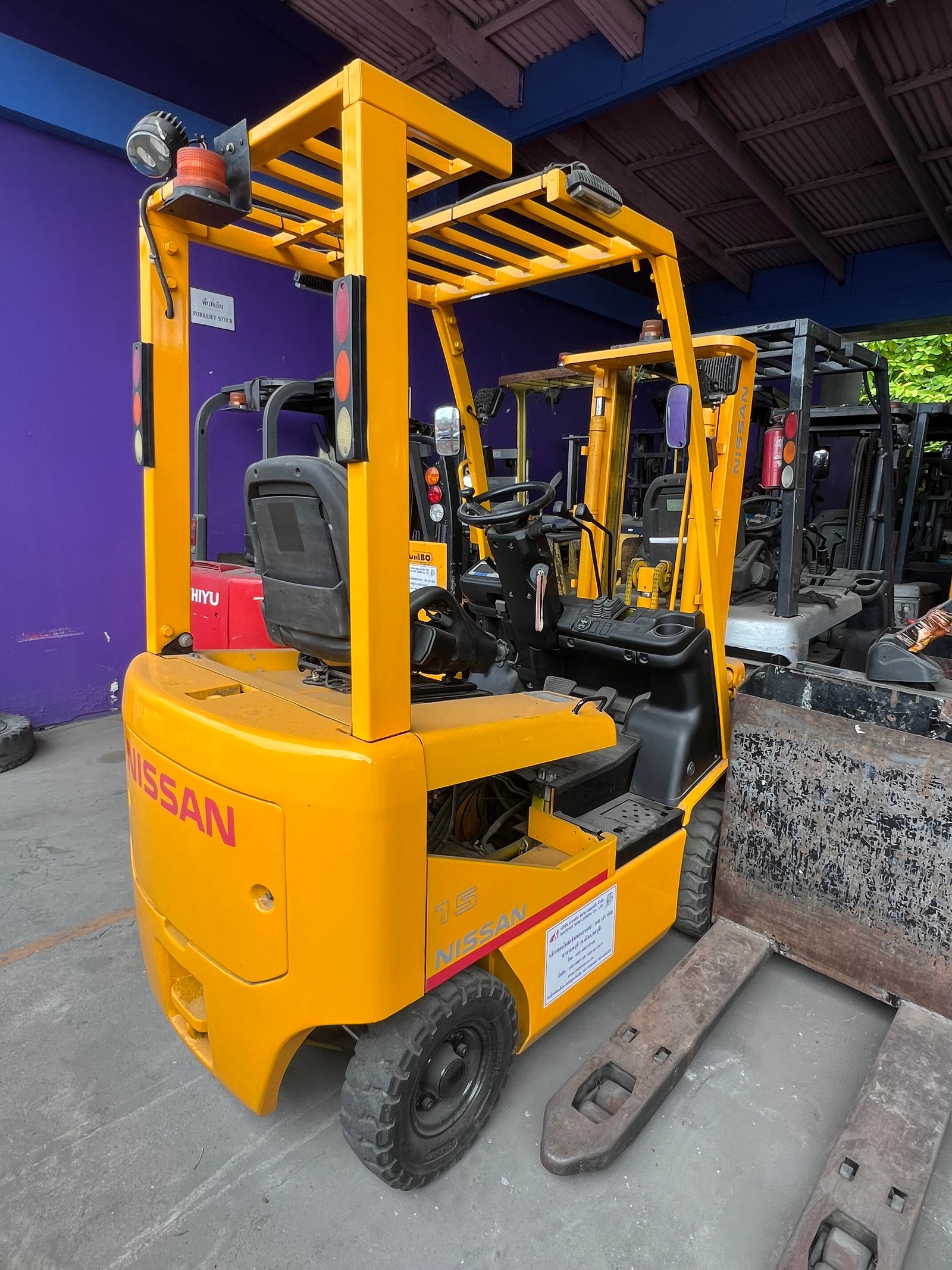 ขายไฟฟ้านั่งขับnissanขนาด1.5ตันสภาพพร้อมส่งมอบครับราคาเบา…ครับ