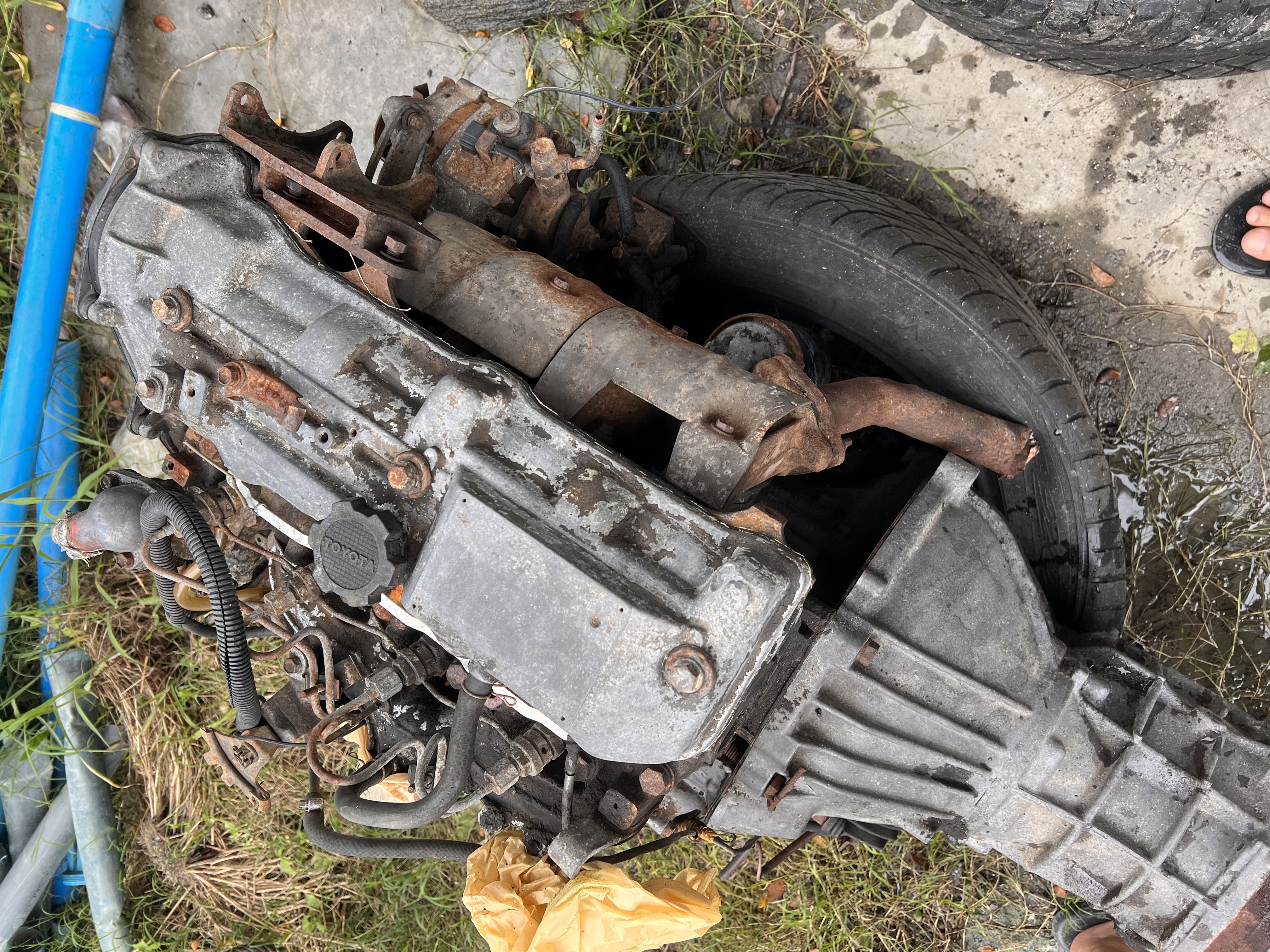 ต้องการขายเครื่องโตโยต้า2lและนิสสันzเบนซิน ขายพร้อมเกียร์ครับ สนใจโทร 083-0115117ครับ