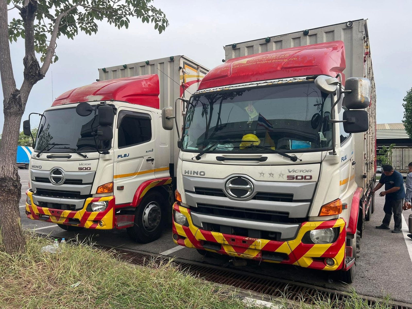 ยกขบวนHINOรุ่นVICTOR260แรง ยกขบวนHINOรุ่นVICTOR260แรง