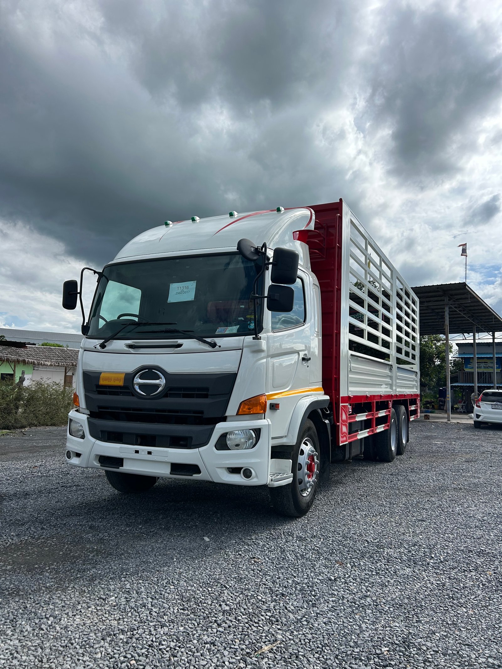 ยกขบวนHINOรุ่นVICTOR260แรง