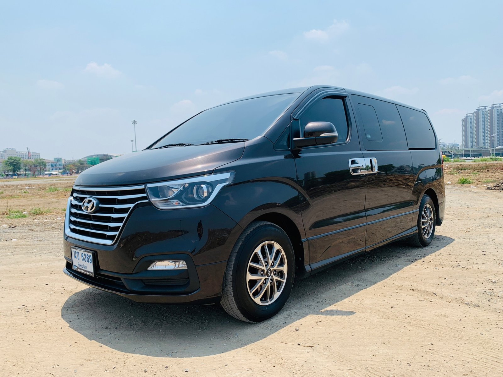 HYUNDAI H1 DELUXE 2.5 MNC 2019 HYUNDAI H1 DELUXE 2.5 MNC 2019