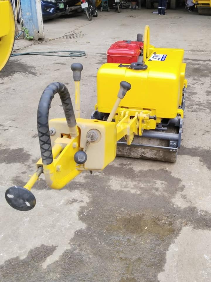 รถบดเดินตาม SAKAI HV60ST