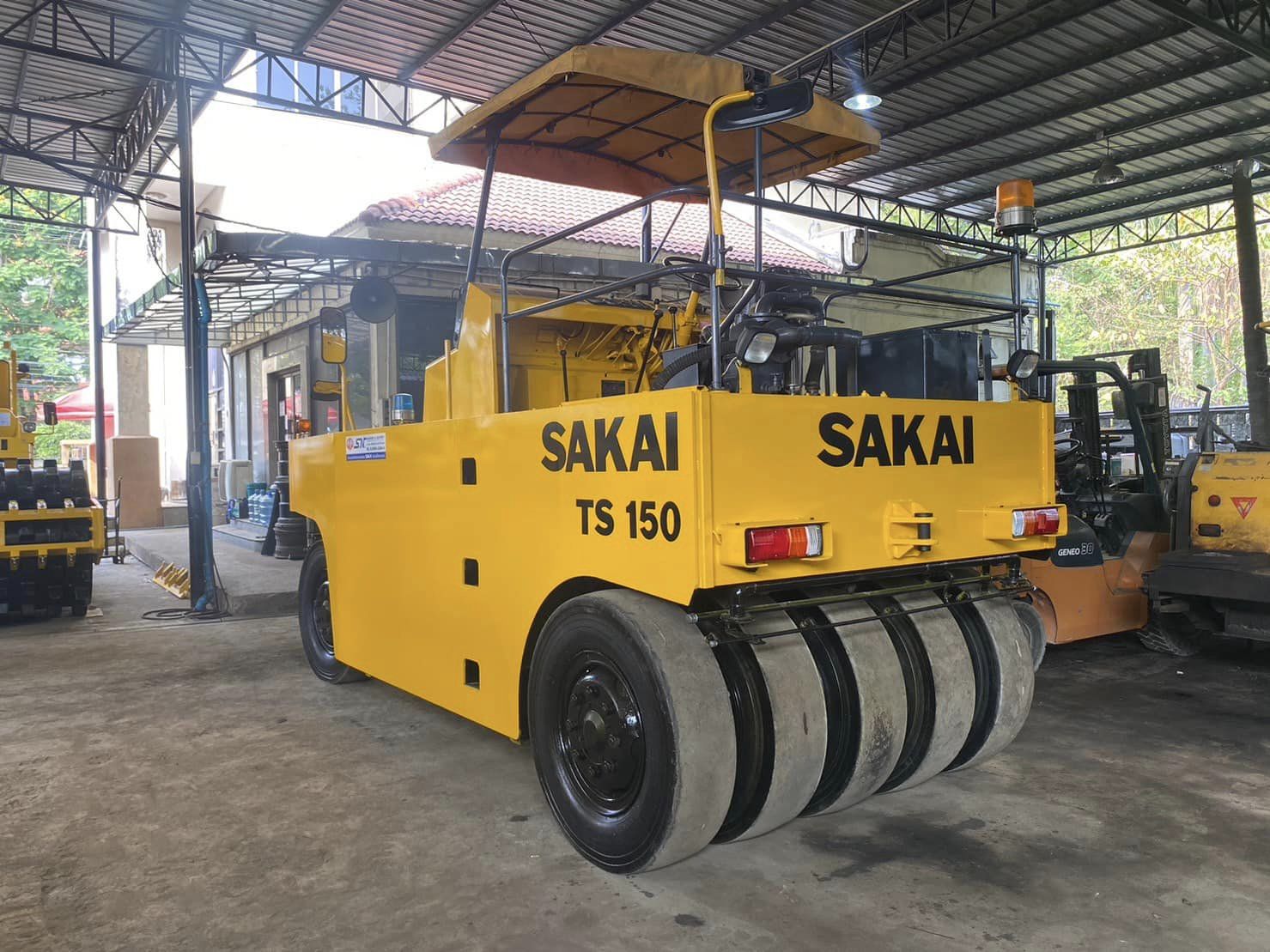 SAKAI TS150 รถบดล้อยาง 9 ล้อ เก่านอก