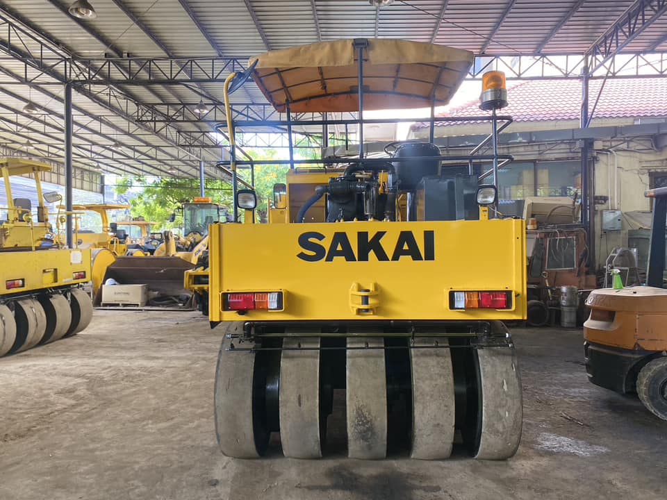 SAKAI TS150 รถบดล้อยาง 9 ล้อ เก่านอก