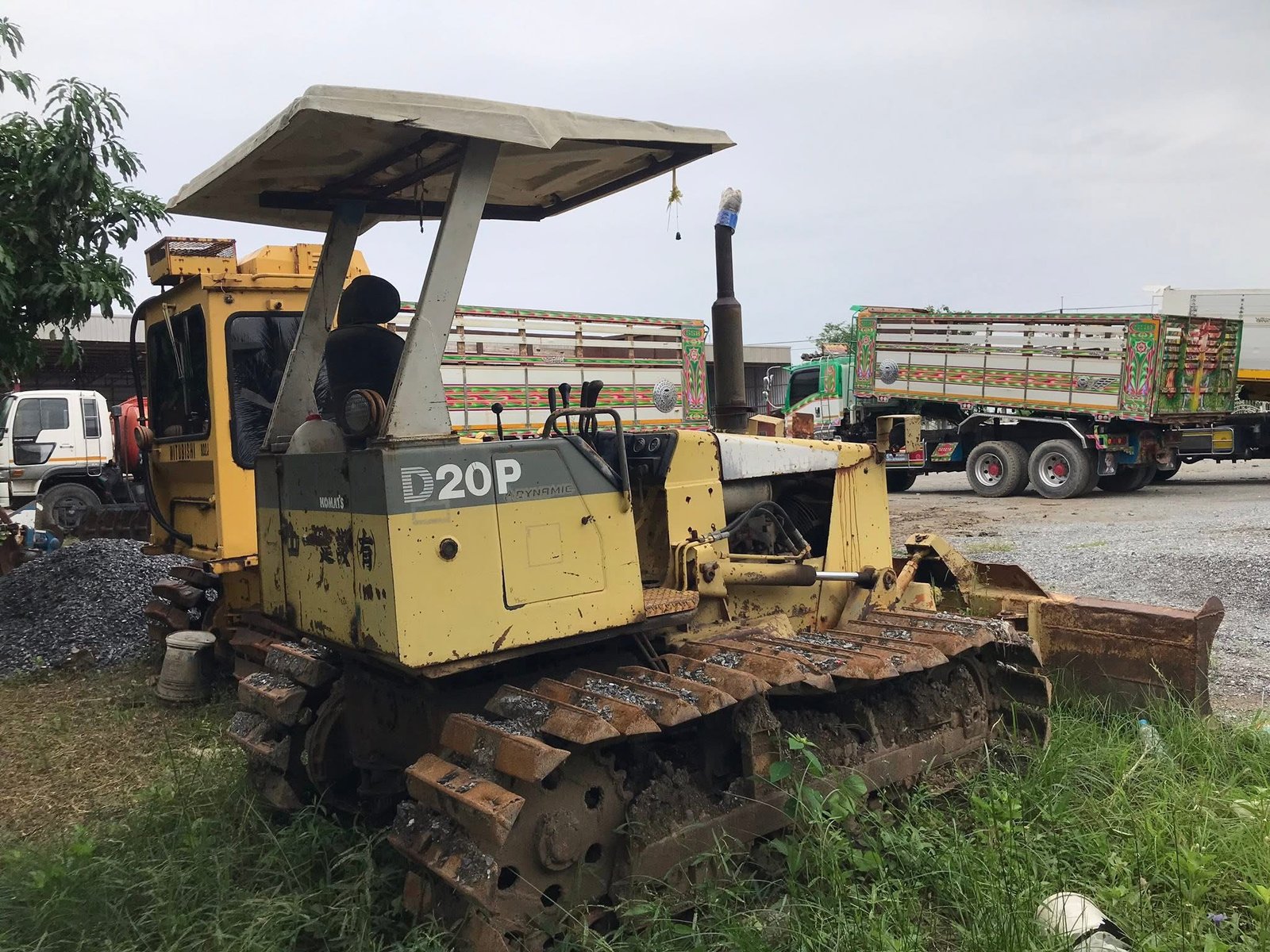 #ขาย 200,000 รถแทรคเตอร์ KOMATSU D 20P-6 สไลร์ 6 ทิศทาง