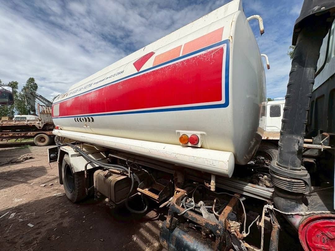 ขาย 295,000 รถน้ำมัน 6 ล้อ ISUZU ROCKY เครื่อง 6BG1-175 แรง ขาย 295,000 รถน้ำมัน 6 ล้อ ISUZU ROCKY เครื่อง 6BG1-175 แรง