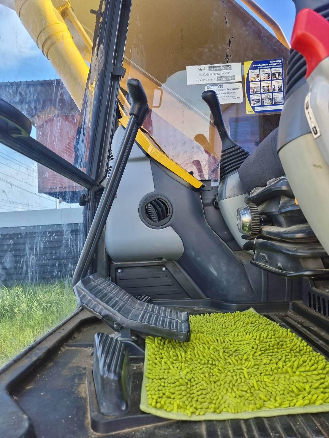 ขาย 2,350,000 KOMATSU 200-8 MO ทำงาน 3,400 ชม. กล้องหลัง ตัวสุดท้ายจะเป็นรุ่น 10 สภาพเหมือนใหม่ 
สนใจติดต่อได้ครับ
090-772-3710
090-772-3708