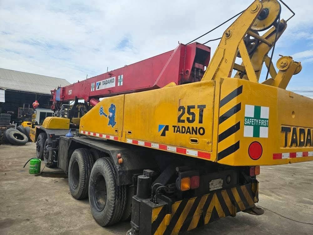 ขาย 685,000 รถเครน 12 ล้อ TADANO TL251 25ตัน ปั้ม 3 ตอน เครื่องดี ขาย 685,000 รถเครน 12 ล้อ TADANO TL251 25ตัน ปั้ม 3 ตอน เครื่องดี
