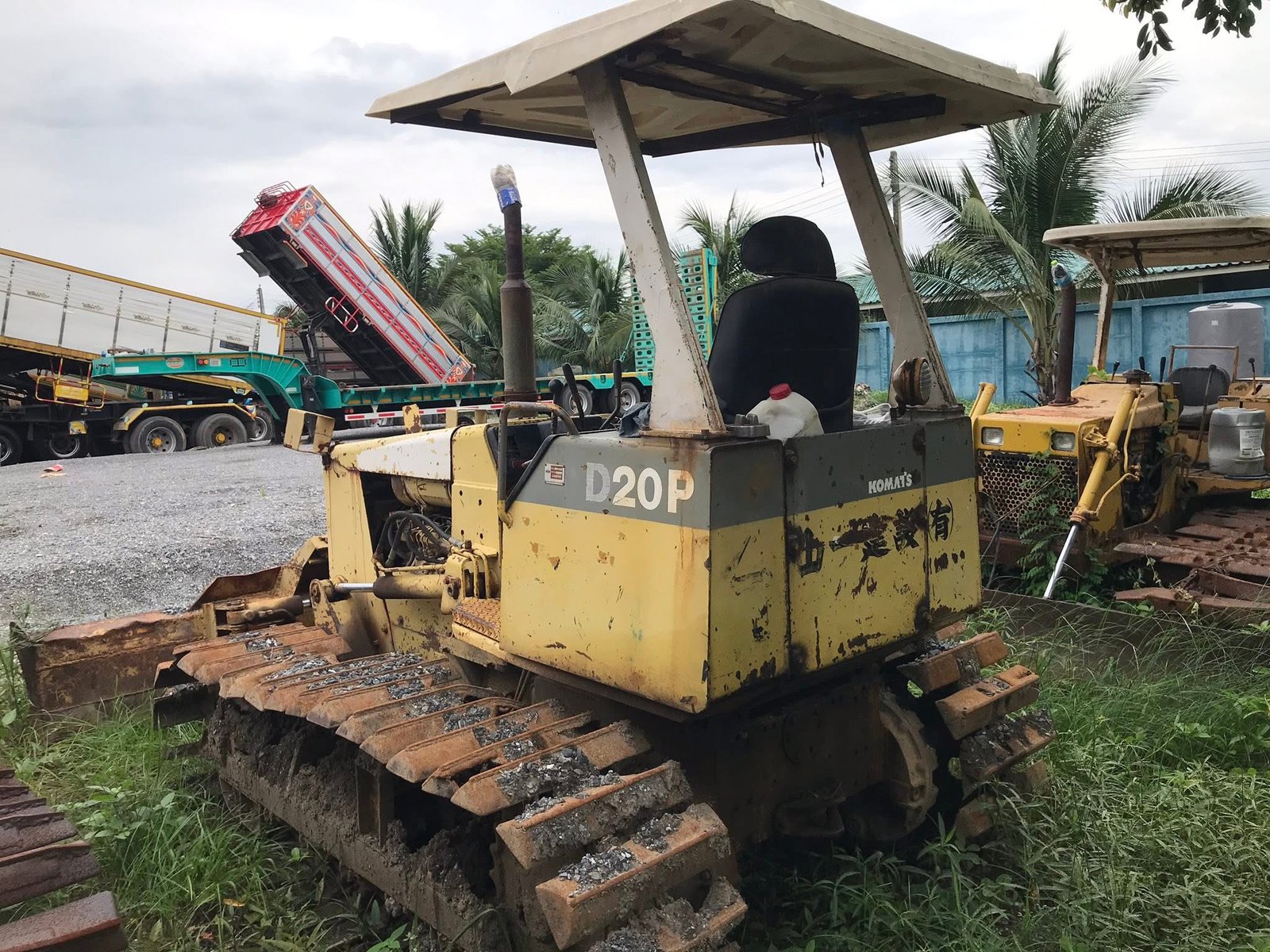 #ขาย 200,000 รถแทรคเตอร์ KOMATSU D 20P-6 สไลร์ 6 ทิศทาง