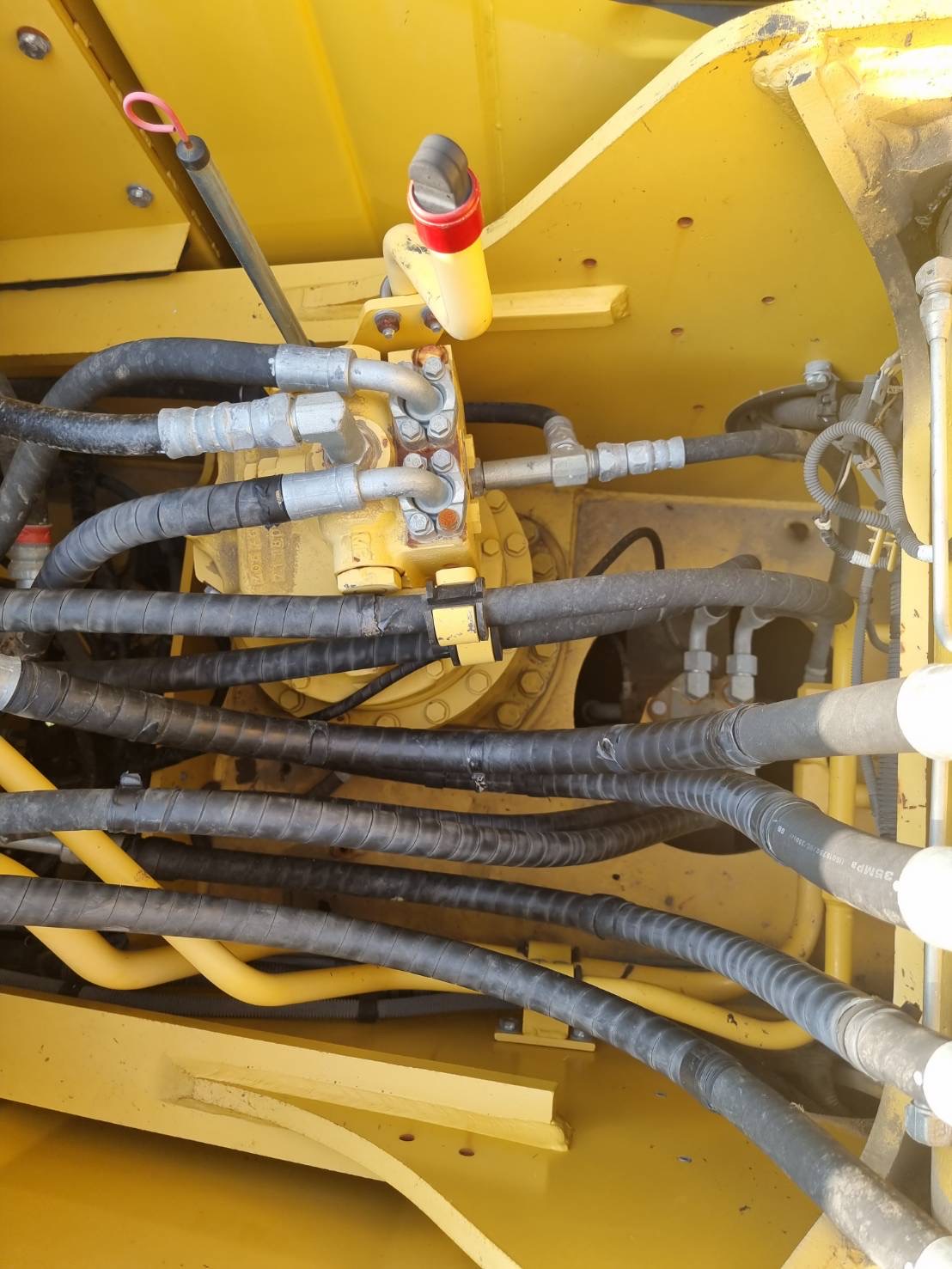 ขาย 2,350,000 KOMATSU 200-8 MO ทำงาน 3,400 ชม. กล้องหลัง ตัวสุดท้ายจะเป็นรุ่น 10 สภาพเหมือนใหม่ 
สนใจติดต่อได้ครับ
090-772-3710
090-772-3708