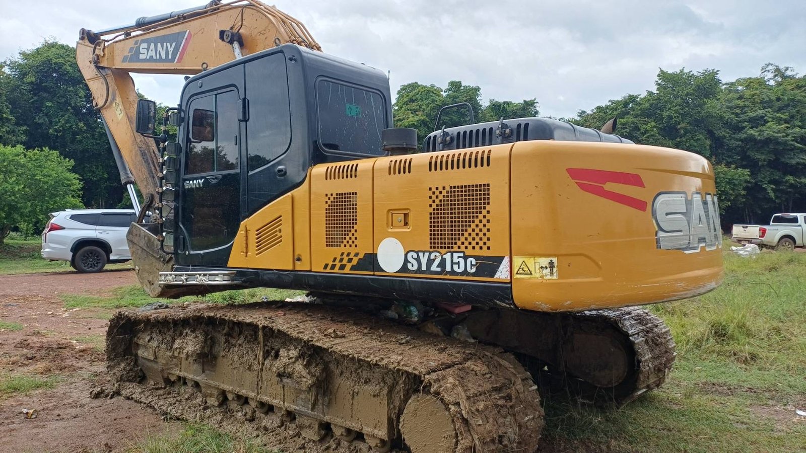 ขาย 835,000 SANY SY215C 8,371 ชม. ไฟฟ้าครบ เครื่องดี ปั้มแรง ขาย 835,000 SANY SY215C 8,371 ชม. ไฟฟ้าครบ เครื่องดี ปั้มแรง