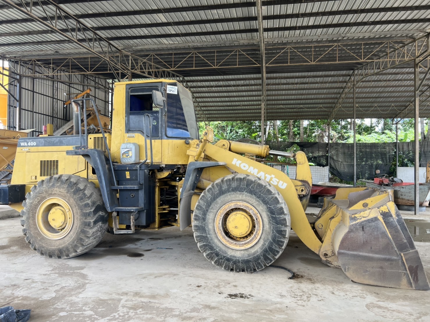 ขาย 895,000 รถตัดล้อยาง KOMATSU WA 400-3E เครื่องดี เกียร์แรง เอวแน่น ยางดี เอกสารพร้อม 
สนใจติดต่อ 
090-772-3710
090-772-3708