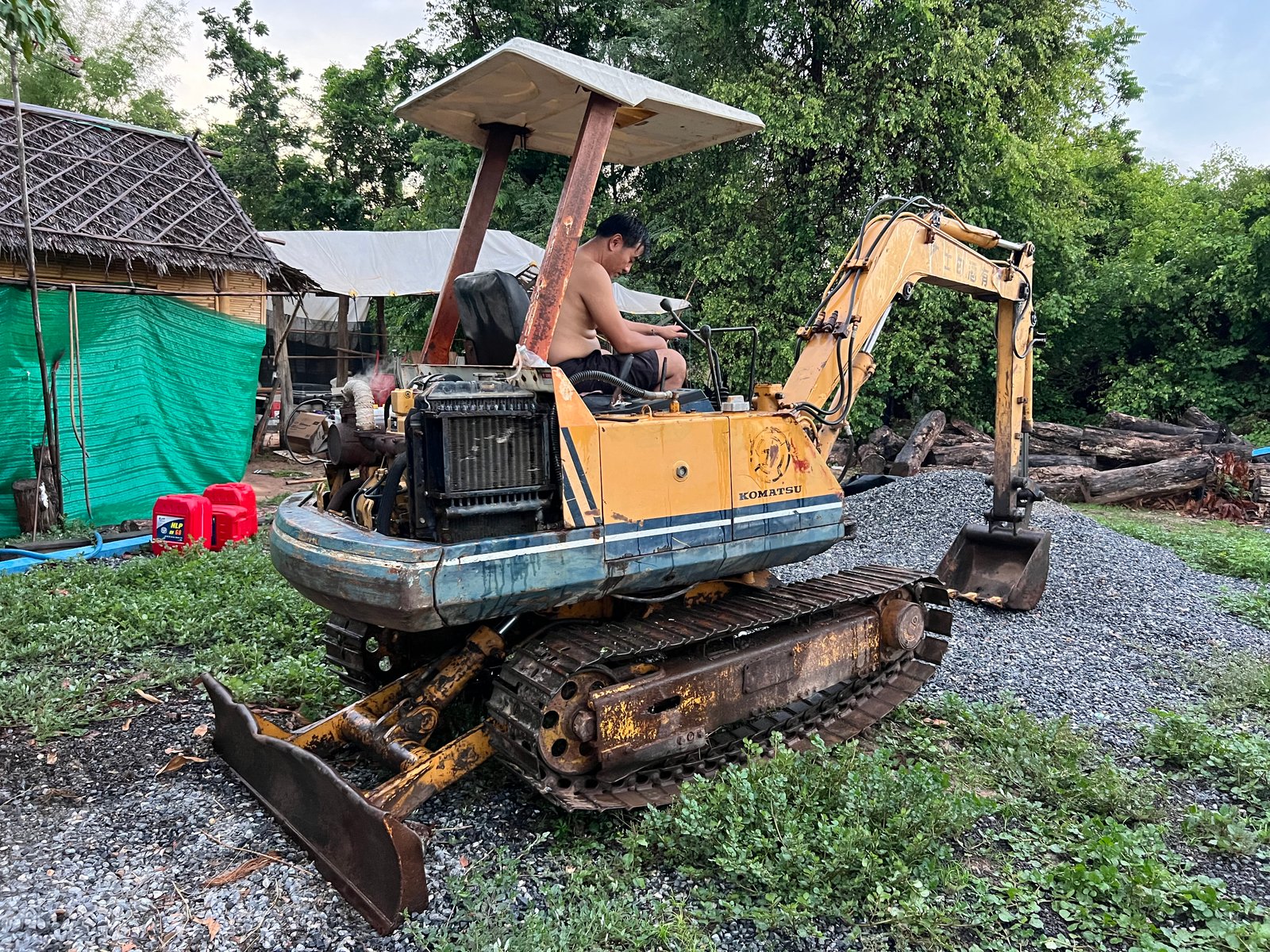 ขาย 175,000 KOMATSU pc 30-5 เครื่องดี ปั้มแรง เอวแน่น