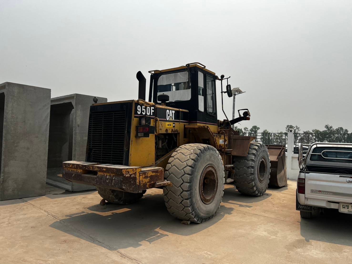 ขาย 450,000 รถตักล้อยาง CAT950F2 เล่มทะเบียน ขาย 450,000 รถตักล้อยาง CAT950F2 เล่มทะเบียน