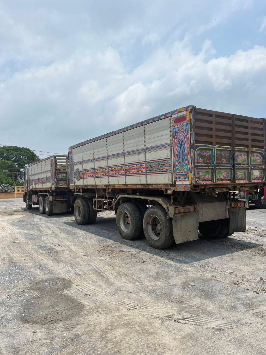 #ขาย 1,390,000 รถสิบล้อพ่วงแม่ลูกดั้ม ISUZU 360 ปี 54 ลูก 3 เพลา #ขาย 1,390,000 รถสิบล้อพ่วงแม่ลูกดั้ม ISUZU 360 ปี 54 ลูก 3 เพลา