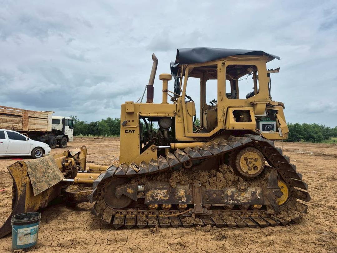 ขาย 295,000 รถแทนคเตอร์ CAT D 4 H ตีนเป็ด เครื่องดี เกียร์แรง ขาย 295,000 รถแทนคเตอร์ CAT D 4 H ตีนเป็ด เครื่องดี เกียร์แรง