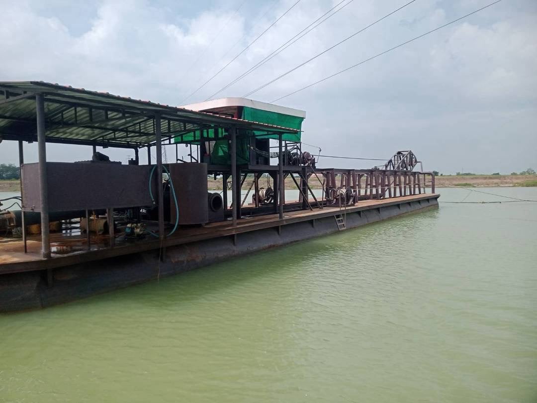 #ขายเรือดูดทราย 5 ปี ท่อดูด 12 ท่อออก 10 พร้อมหัวกัด #ขายเรือดูดทราย 5 ปี ท่อดูด 12 ท่อออก 10 พร้อมหัวกัด