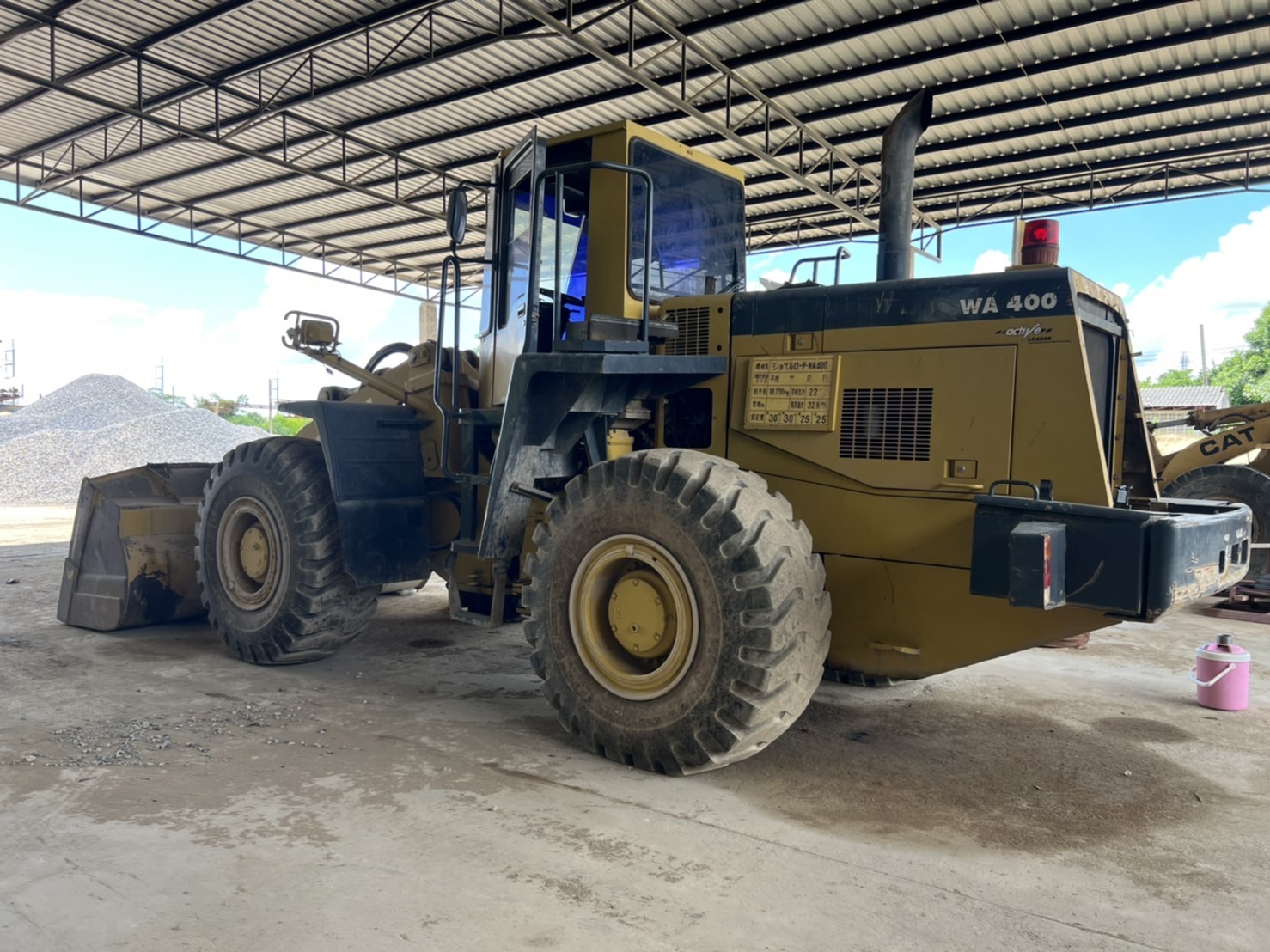 ขาย 895,000 รถตัดล้อยาง KOMATSU WA 400-3E เครื่องดี เกียร์แรง เอวแน่น ยางดี เอกสารพร้อม 
สนใจติดต่อ 
090-772-3710
090-772-3708