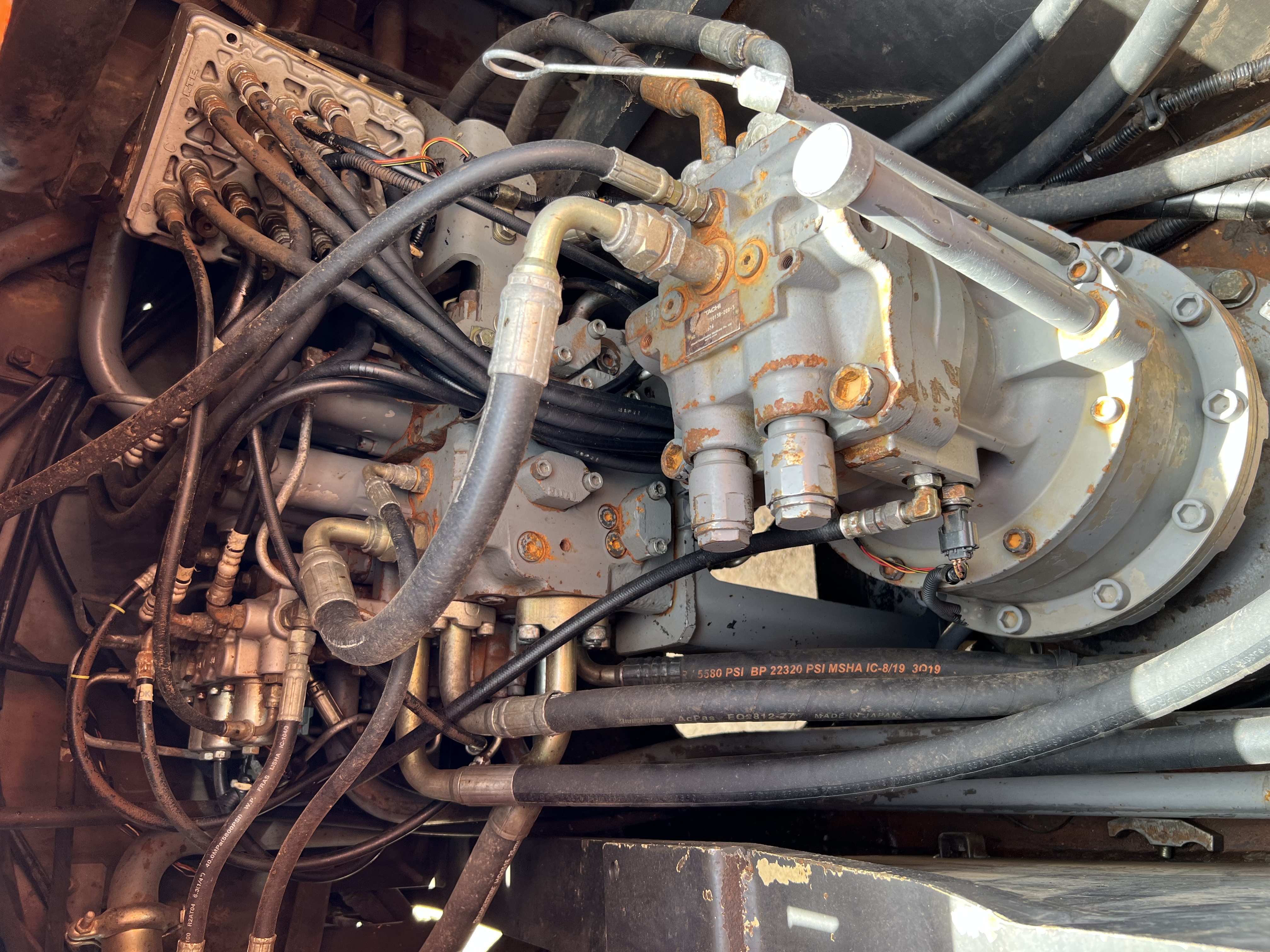 ขาย 1,390,000 HITACHI ZX 200 5 G เล่มทะเบียน ไฟฟ้าครบ เครื่องดี ปั้มแรง เอวแน่น ช่วงล่างดี รถสวยพร้อ