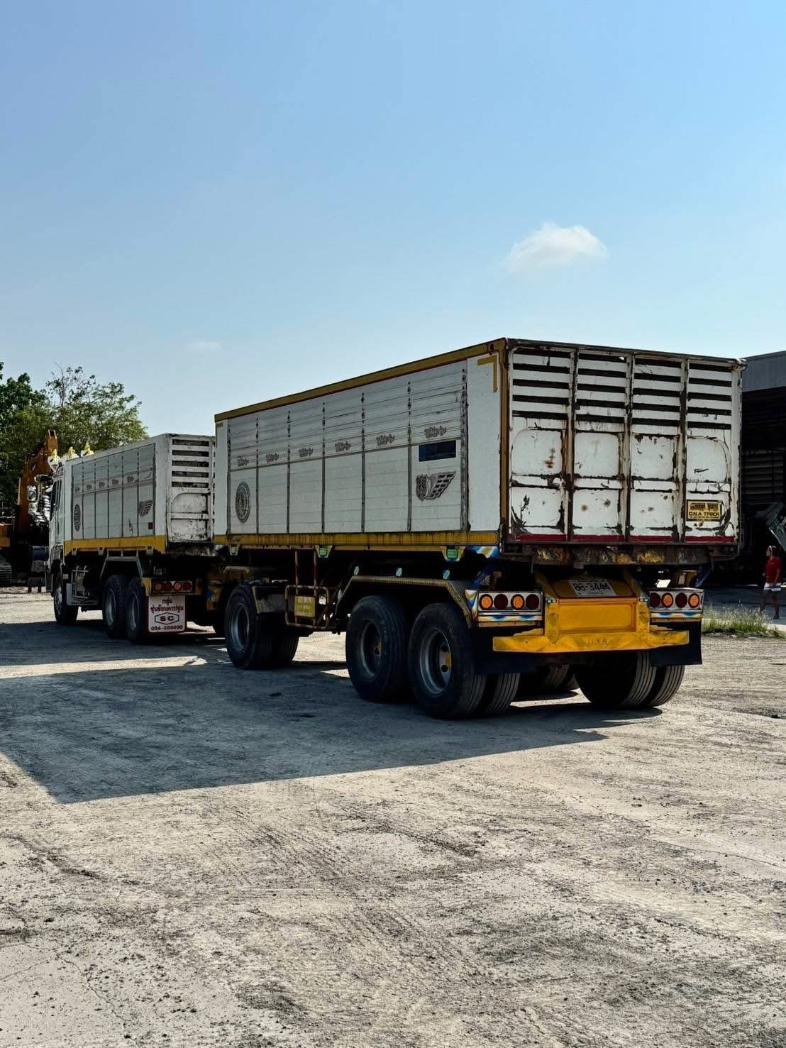 #ขาย 1,590,000 รถสิบล้อพ่วงแม่ลูกดั้ม ISUZU 360 ปี 59 ลูก 3 เพลา #ขาย 1,590,000 รถสิบล้อพ่วงแม่ลูกดั้ม ISUZU 360 ปี 59 ลูก 3 เพลา