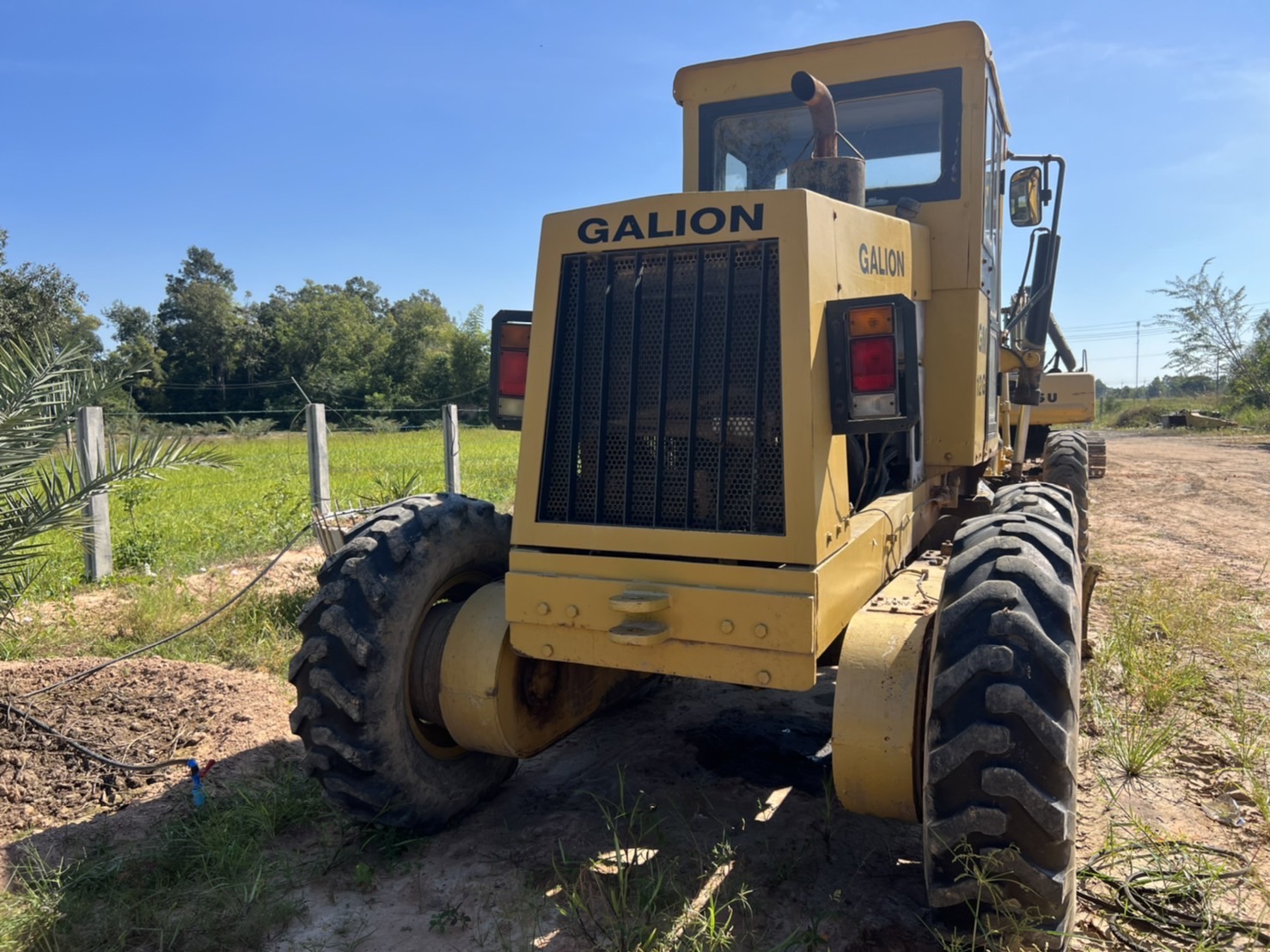 ขาย 395,000 รถเกรด GALION 118 เครื่องดี เกียร์แรง รถสมบูรณ์ พร้อมใช้สินค้าอยู่ ปทุมธานี สามโคก ขาย 395,000 รถเกรด GALION 118 เครื่องดี เกียร์แรง รถสมบูรณ์ พร้อมใช้สินค้าอยู่ ปทุมธานี สามโคก
