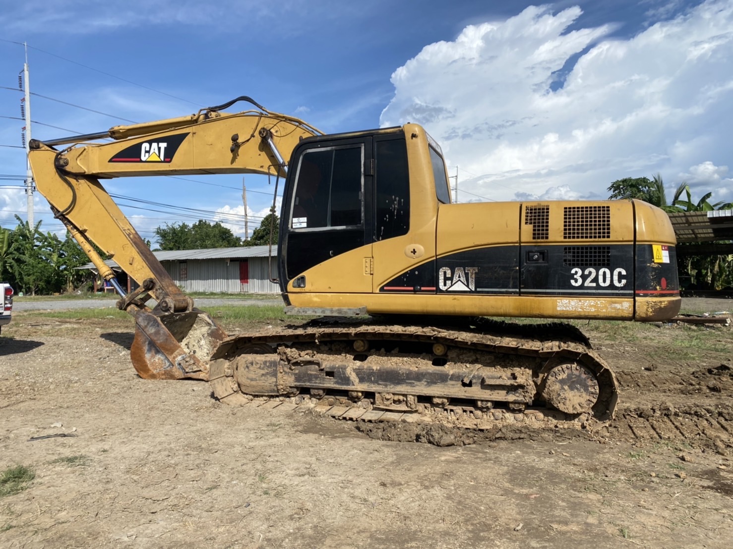 ขาย 895,000 CAT 320 c เล่มทะเบียน ไฟฟ้าครบ เครื่องดี ปั้มแรง เอวแน่น ช่วงล่างเต็ม รถพร้อมใช้งาน เล่มทะเบียนพร้อมโอน 
รถอยู่ ปทุมธานี สามโคก
090-772-3710
090-772-3708