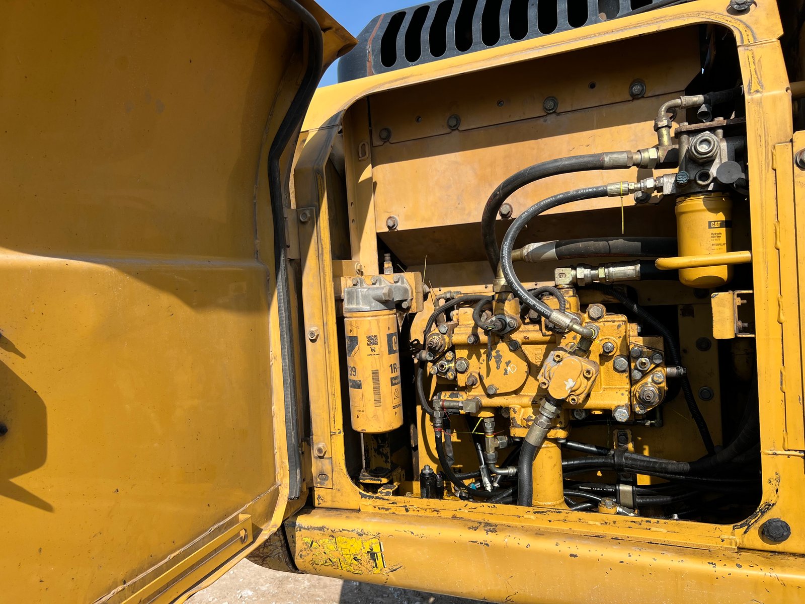 ขาย 795,000 CAT 315 D เล่มทะเบียน แอร์เย็น ไฟฟ้าครบ เครื่องดี ปั้มแรง เอวแน่น ช่วงล่างเต็ม รถพร้อมใช้งาน เล่มพร้อมโอน 
รถอยู่ปทุมธานี สามโคก
090-772-3710
090-772-3708