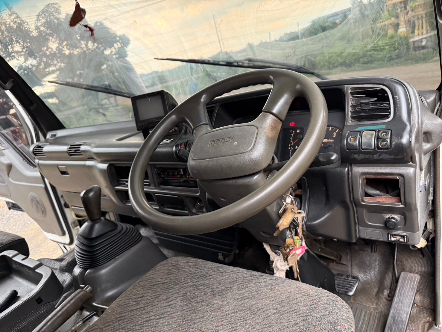 ขายถูก 195,000 รถ 6 ล้อดั้ม 5 คิว ISUZU NKR58L เครื่อง 4BE1-110 ขายถูก 195,000 รถ 6 ล้อดั้ม 5 คิว ISUZU NKR58L เครื่อง 4BE1-110