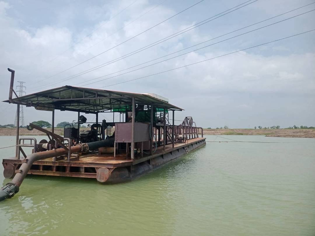 #ขายเรือดูดทราย 5 ปี ท่อดูด 12 ท่อออก 10 พร้อมหัวกัด #ขายเรือดูดทราย 5 ปี ท่อดูด 12 ท่อออก 10 พร้อมหัวกัด