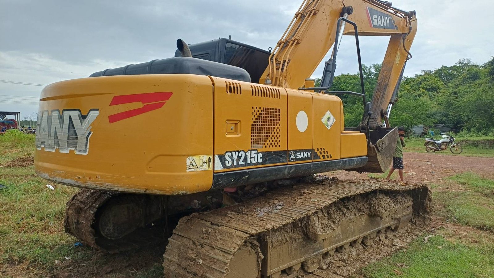 ขาย 835,000 SANY SY215C 8,371 ชม. ไฟฟ้าครบ เครื่องดี ปั้มแรง ขาย 835,000 SANY SY215C 8,371 ชม. ไฟฟ้าครบ เครื่องดี ปั้มแรง