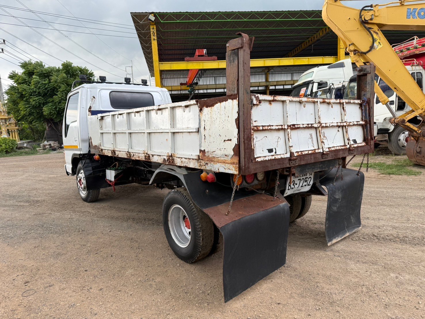 ขายถูก 195,000 รถ 6 ล้อดั้ม 5 คิว ISUZU NKR58L เครื่อง 4BE1-110 ขายถูก 195,000 รถ 6 ล้อดั้ม 5 คิว ISUZU NKR58L เครื่อง 4BE1-110