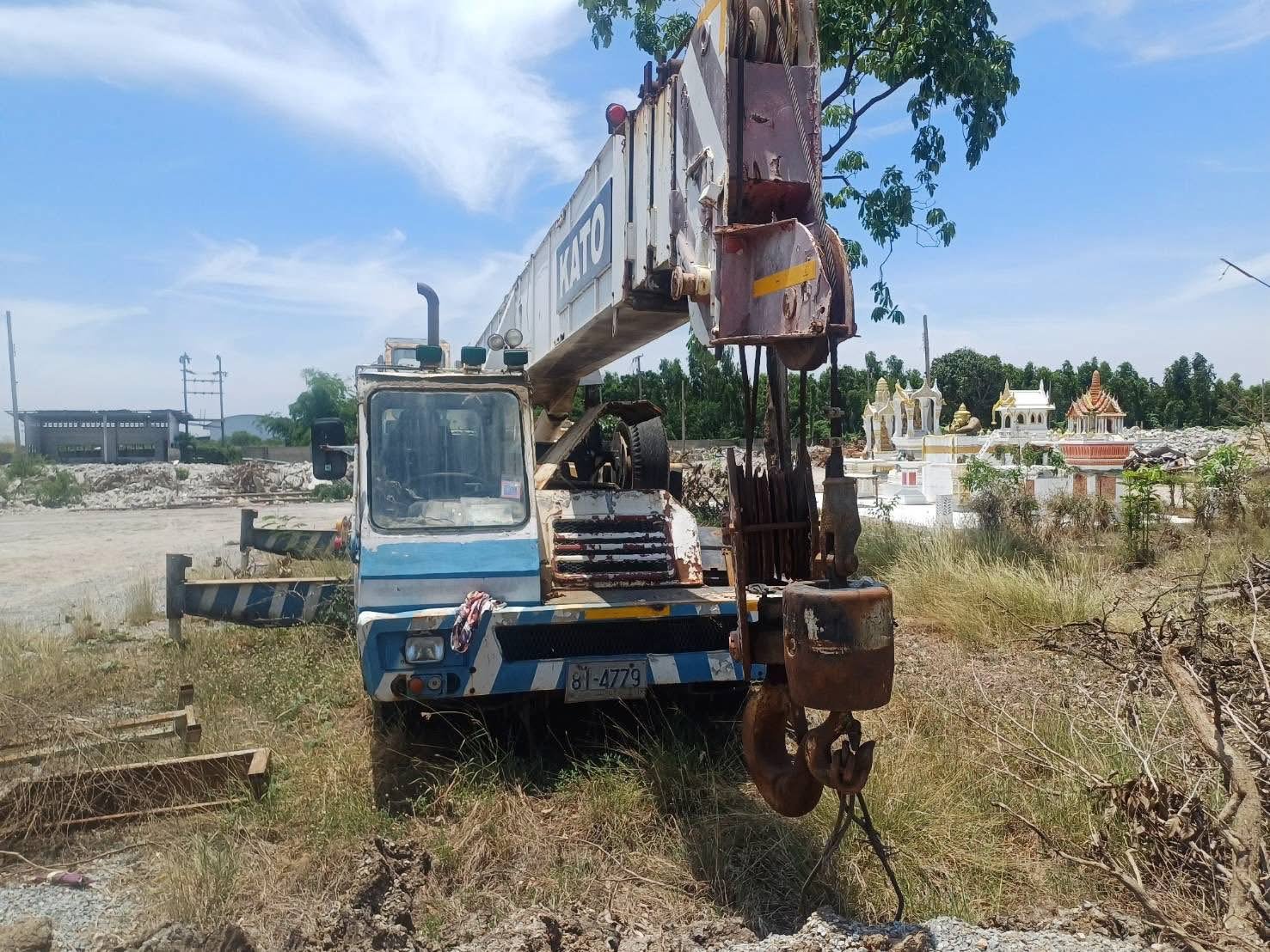 แยกอะไหล่ รถเครน 12 ล้อ KATO K401 35 ตัน แยกอะไหล่ รถเครน 12 ล้อ KATO K401 35 ตัน
