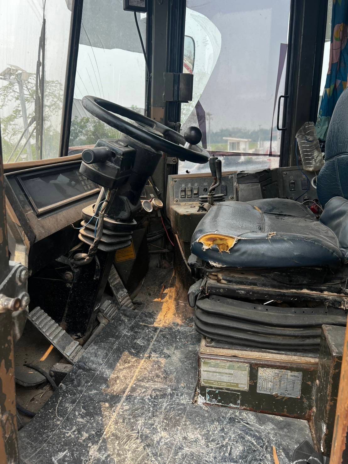 ขาย 450,000 รถตักล้อยาง CAT950F2 เล่มทะเบียน ขาย 450,000 รถตักล้อยาง CAT950F2 เล่มทะเบียน