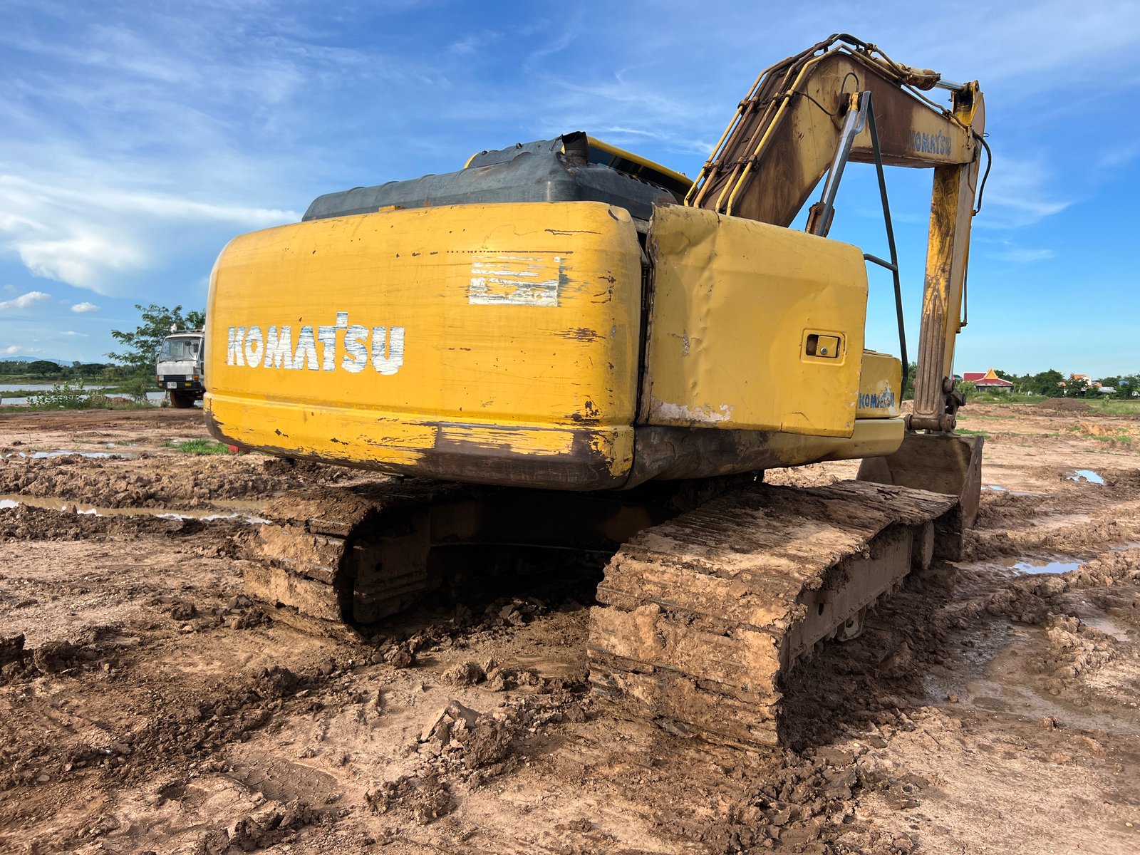 ขาย 590,000 KOMATSU pc 200-8 ปี 2008 ไฟฟ้าครบ เครื่องดี ปั้มแรง เอวมีขยับ เอกสารเล่มทะเบียน 
สนใจติดต่อได้ครับ
090-772-3710
090-772-3708